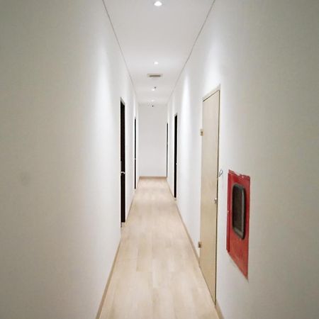 Oyo 344 Kr Hotel Palembang Exterior photo