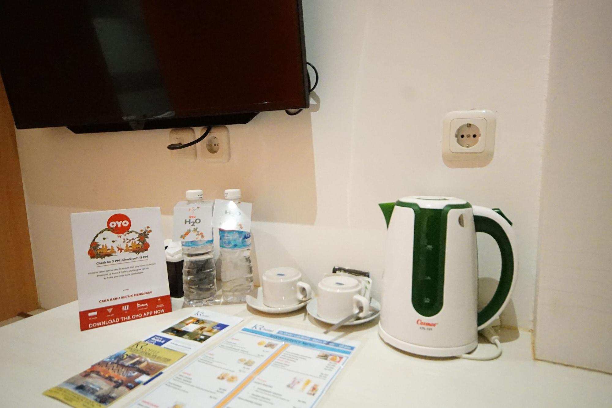 Oyo 344 Kr Hotel Palembang Exterior photo