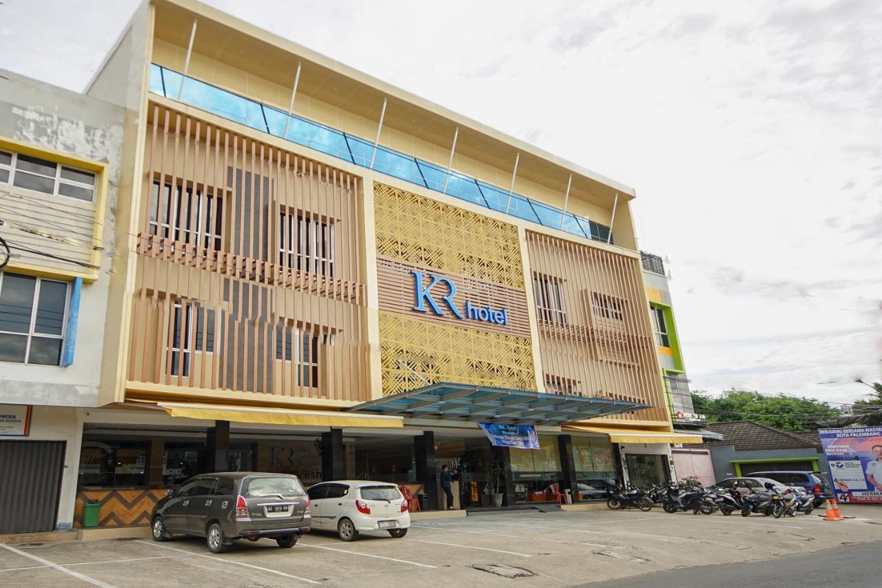 Oyo 344 Kr Hotel Palembang Exterior photo