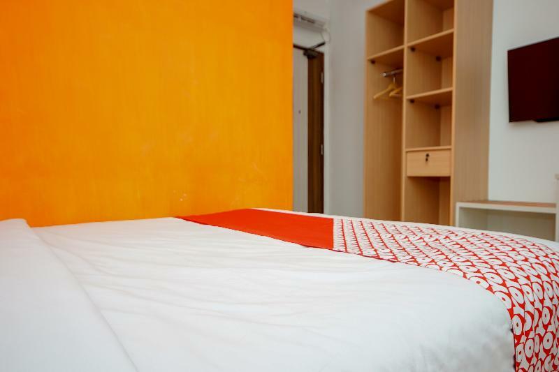 Oyo 344 Kr Hotel Palembang Exterior photo
