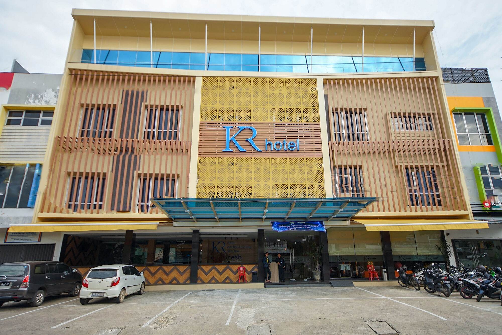 Oyo 344 Kr Hotel Palembang Exterior photo