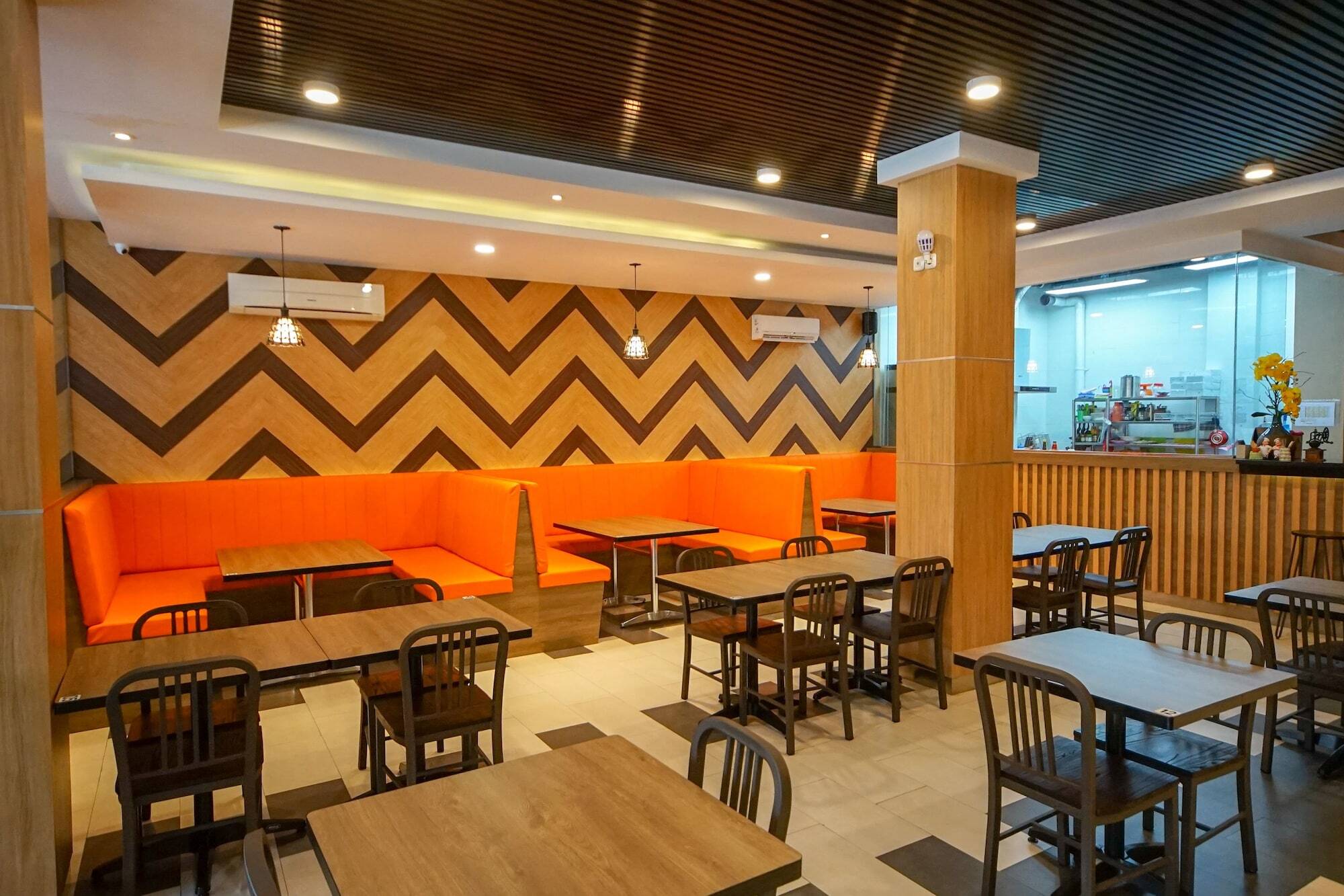 Oyo 344 Kr Hotel Palembang Exterior photo